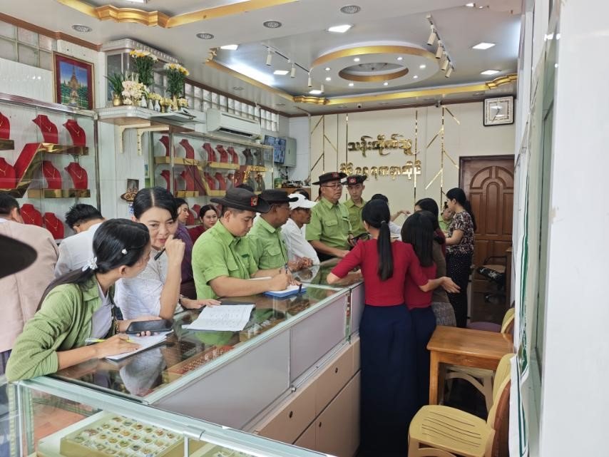 ရန်ကုန်တိုင်းဒေသကြီး၊ တွံတေးခရိုင်၊ တွံတေးမြို့နယ်၊ အုန်းပင်စုရပ်ကွက်နှင့် စျေးသစ်ရပ်ကွက်ရှိ ရွှေဆိုင် များ၌ ရည်ညွှန်းစျေးအတိုင်းရောင်းချမှုရှိ/ မရှိနှင့် သတ်မှတ်ပုံစံများဖြည့်သွင်းထားခြင်းရှိ/ မရှိ အခြေအနေ များအား ကွင်းဆင်းစစ်ဆေး