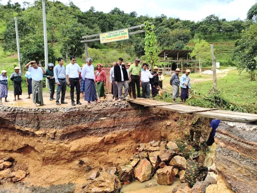 ပြင်ဦးလွင်မြို့နယ်၊ ရွှေသင်းကျေးရွာနှင့် သိုက်တော(ဘော်) ကျေးရွာအုပ်စု၌ မိုးသည်းထန်စွာရွာသွန်းခဲ့မှုကြောင့် ကျေးရွာအုပ်စုသွားလမ်းပေါ်ရှိ Pipe Culvert ရေပြွန်တာဘောင်ပျက်စီးမှုအား ပြန်လည်ပြုပြင်နိုင်ရေး‌အတွက် ကွင်းဆင်းစစ်ဆေး