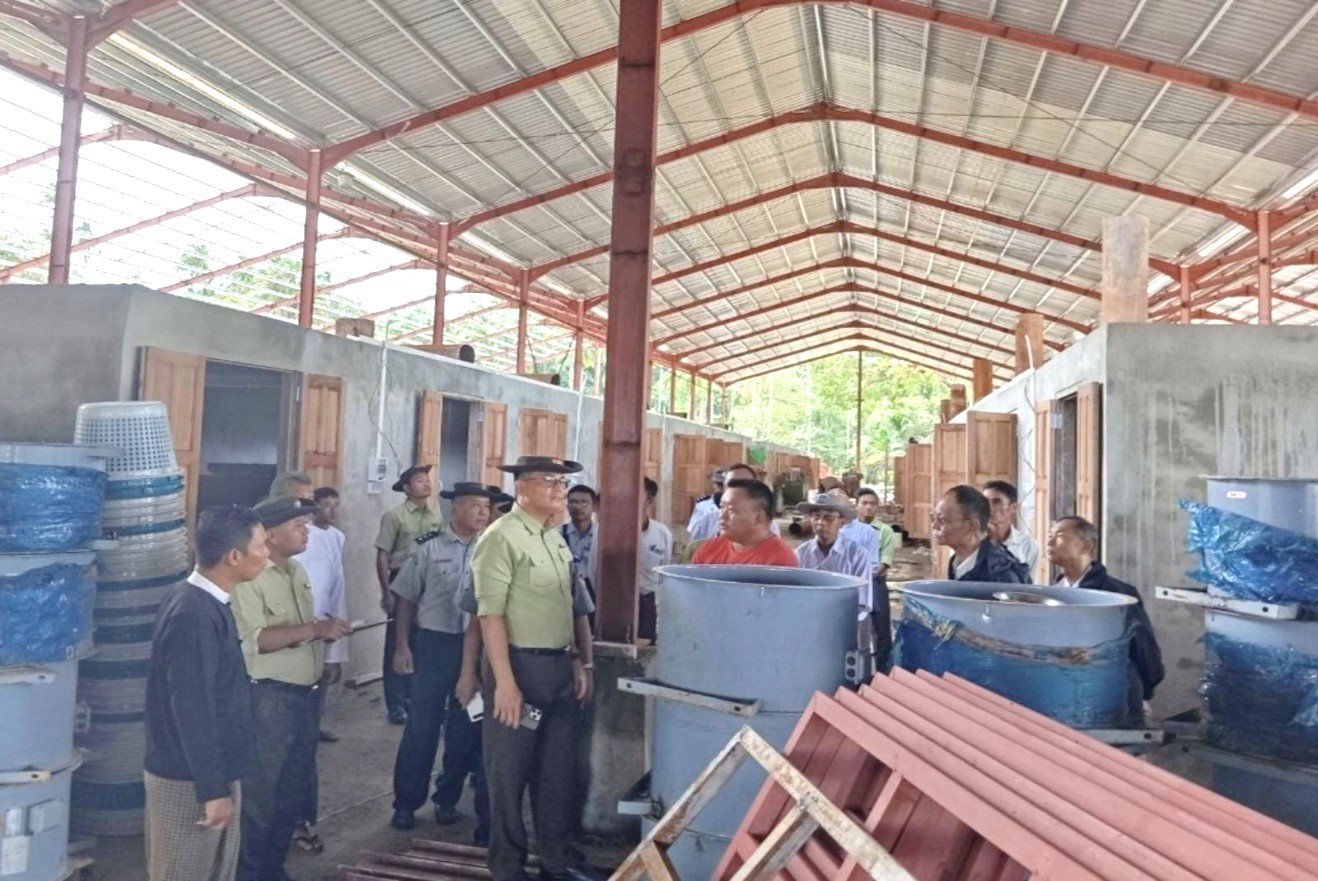 ဘုတ်ပြင်းမြို့နယ်၊ ထောင်ခမက်ကျေးရွာအုပ်စု၊ သီရိမြိုင် ကျေးရွာရှိ ကွမ်းသီးအပေါင်းခံစက်ရုံအား သတ်မှတ်ညွှန်ကြားချက်များနှင့်အညီဆောင်ရွက်ခြင်း ရှိ/မရှိနှင့် စက်ရုံလည်ပတ်နေမှုအခြေအနေများအား ကွင်းဆင်းစစ်ဆေး