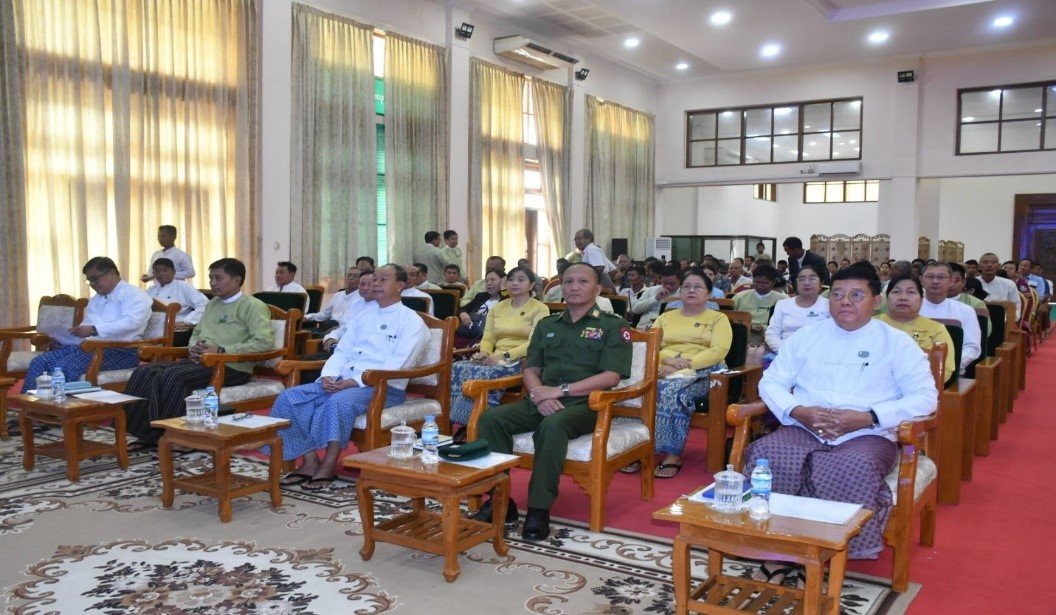 ပြည်ထောင်စုနယ်မြေ၊ နေပြည်တော်၊ ပျဉ်းမနားခရိုင်၊ ဇမ္ဗူသီရိမြို့နယ်၊ ဇမ္ဗူသီရိခန်းမ၌ ၂၀၂၆ ခုနှစ်၊ မိုးရာသီစိုက်ပျိုးစရိတ်ချေးငွေပေးအပ်ပွဲအခမ်းအနားသို့ တက်ရောက်