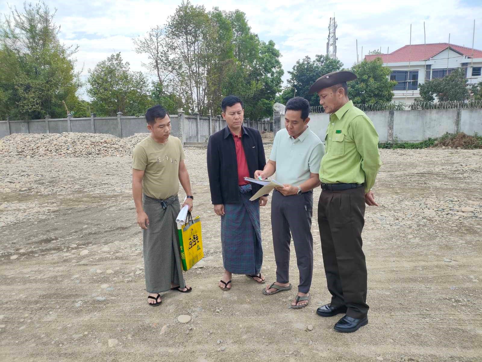 ကချင်ပြည်နယ်၊ မြစ်ကြီးနားခရိုင်၊ မြစ်ကြီးနားမြို့နယ်၊ စီတာပူရပ်ကွက်မှ သဲကျောက်လုပ်ကွက် လျှောက်ထားလာမှုအား ကွင်းဆင်းစစ်ဆေး