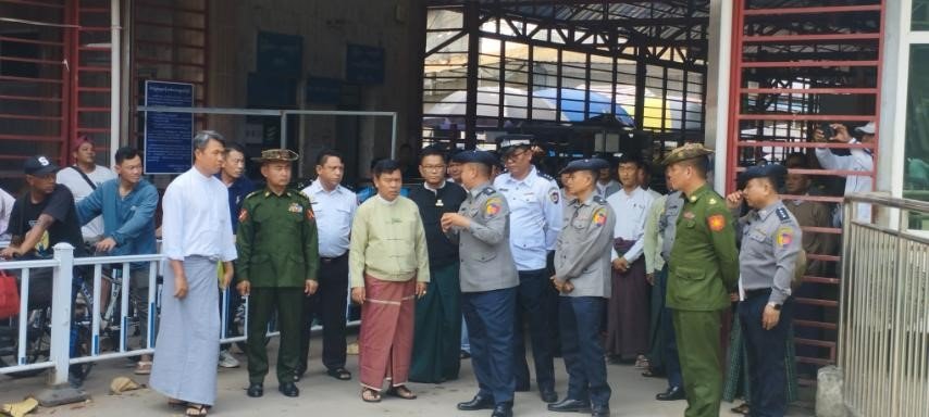 ရှမ်းပြည်နယ်၊ မူဆယ်ခရိုင်၊ မူဆယ်မြို့ပေါ်ရှိ မြန်မာ-တရုတ်နယ်စပ်ဂိတ်ဖြစ်သော ဆင်ဖြူဂိတ်သို့ သွားရောက်၍ ကြည့်ရှုစစ်ဆေး