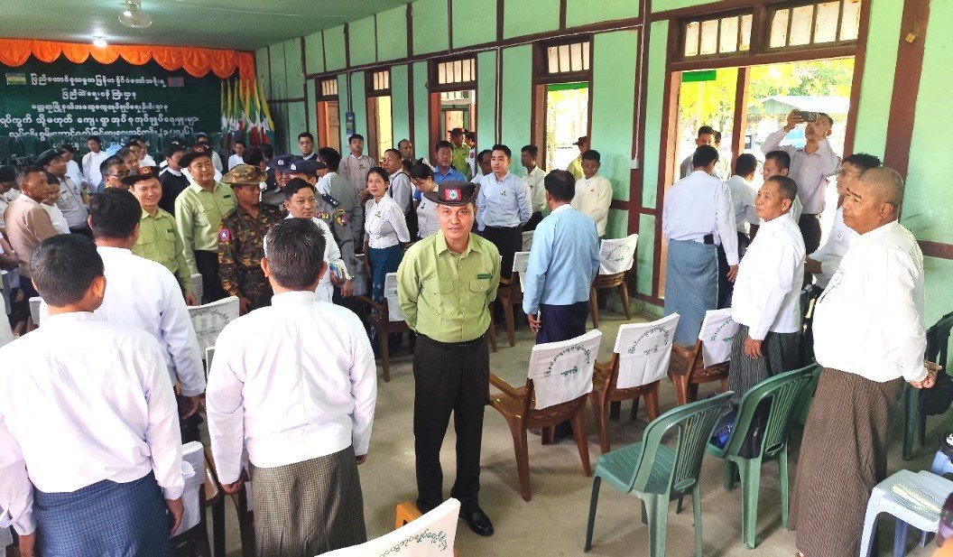 မတ္တရာမြို့နယ်၊ အမှတ်(၅)ရပ်ကွက်၊ အထက(စလွန်ဖြူ) ကျောင်း၊ အစည်းအဝေးခန်းမ၌ ကျင်းပပြုလုပ်သည့် ရပ်ကွက် သို့မဟုတ် ကျေးရွာအုပ်စုအုပ်ချုပ်ရေးမှူးများ လုပ်ငန်းစွမ်းဆောင်ရည်မြင့်မားရေးသင်တန်း(၃/၂၀၂၆) သင်တန်းဆင်းပွဲအခမ်းအနားသို့ တက်ရောက်